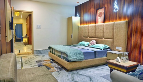 4BHK Room