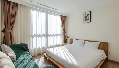 Apartamento familiar, 3 habitaciones, balcón, vistas a la ciudad