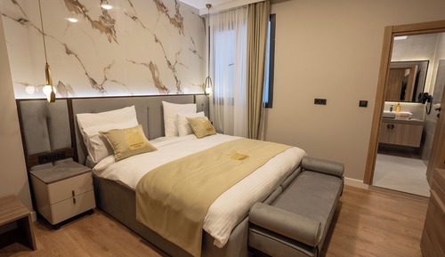 Habitación superior con 1 cama doble o 2 individuales, no fumadores, vistas a la ciudad