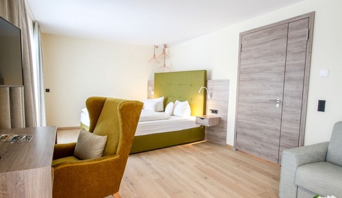 Habitación cuádruple familiar, balcón, vistas al jardín
