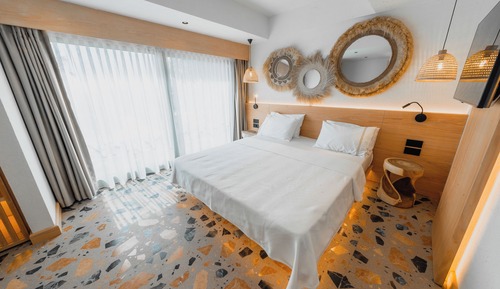 Habitación Confort doble, balcón, vistas al mar