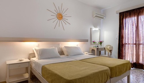 Habitación superior con 1 cama doble o 2 individuales