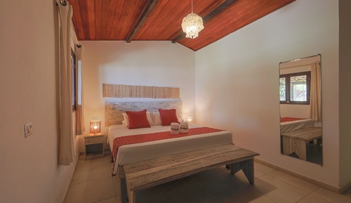 Habitación doble, vistas parciales al mar