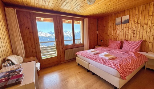 Habitación doble, balcón, vistas a la montaña