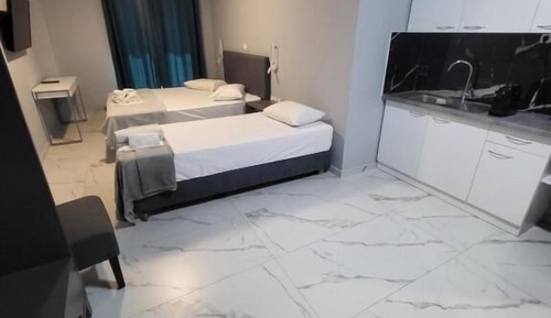 Habitación triple básica, balcón