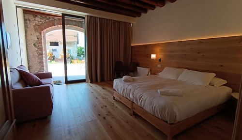 Habitación Confort con 1 cama doble o 2 individuales, patio, vistas al patio