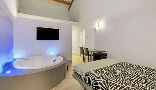 Suite estudio superior, 1 cama de matrimonio grande, balcón