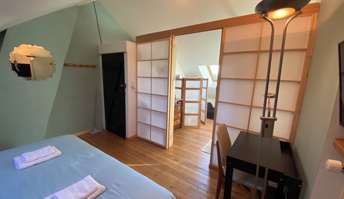 Habitación de estilo japonés, vistas al jardín