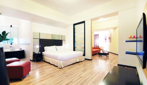 Executive Suite, City View