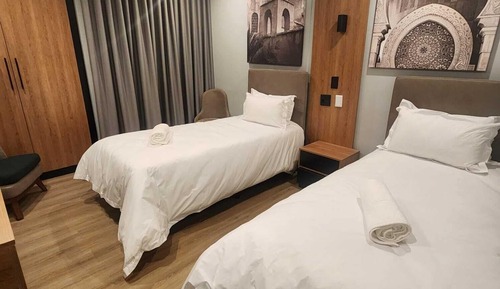 Habitación estándar con 1 cama doble o 2 individuales