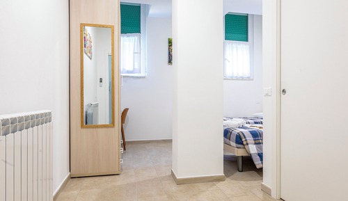 Habitación con 2 camas individuales, vistas al patio