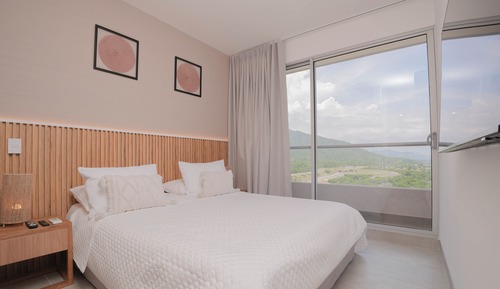 Suite estudio, vistas a la piscina (815B)