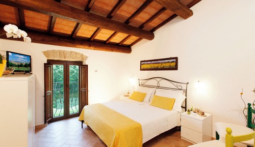 Habitación triple, vistas al jardín