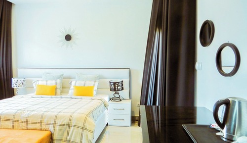 Suite estándar, balcón, vistas parciales al mar