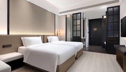 Room, 2 Twin Beds, Non Smoking, City View