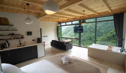 Bungalow Deluxe, patio, vistas al río