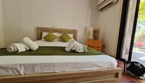 Villa, 5 habitaciones, piscina privada, vistas al jardín