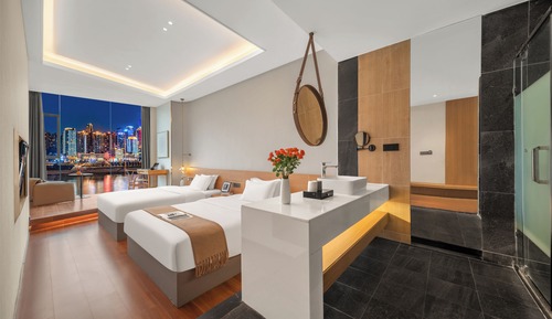 Habitación básica con 2 camas individuales, vistas al río