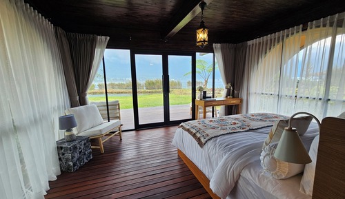 Exclusive Suite, Lake View