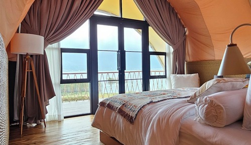 Exclusive Studio, Lake View