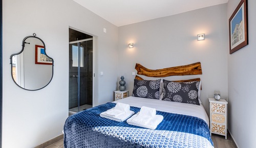 Estudio exclusivo, 1 cama doble con sofá cama, vistas al jardín