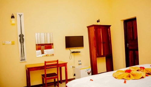 Habitación con 1 cama doble o 2 individuales, balcón, vistas a la playa