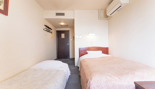 Habitación doble, fumadores (Semi Double A w/ Sofa)