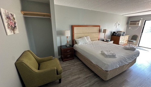 King Bed With Sofa Bed Resort View