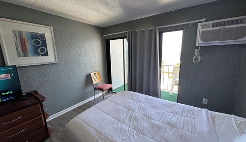 2 Full Beds Ocean Front