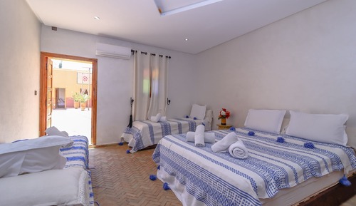 Habitación cuádruple Confort, patio, vistas al jardín