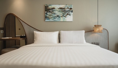 Habitación Deluxe doble, 1 cama de matrimonio grande, vistas a la piscina
