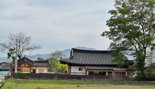 Casa de lujo, cocina básica, vistas a la montaña