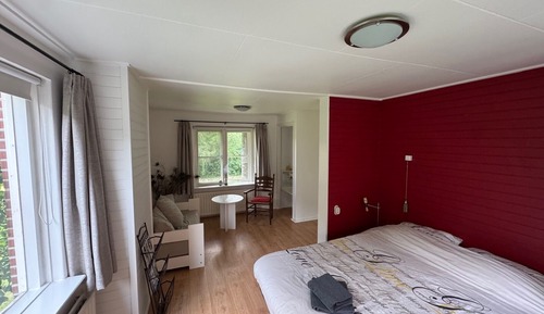 Apartamento, varias camas, cocina básica, vistas al jardín