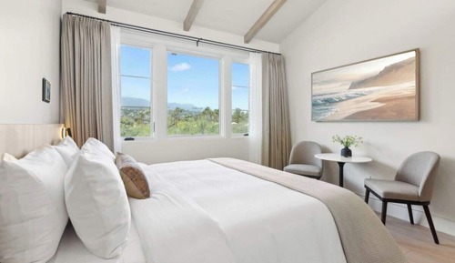 Estudio ejecutivo, 1 cama de matrimonio grande, cocina básica, vistas a la montaña