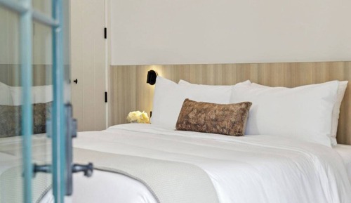 Estudio ejecutivo, 1 cama de matrimonio grande, cocina básica