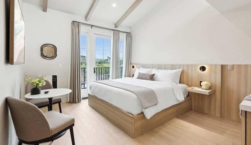 Estudio ejecutivo, 1 cama de matrimonio grande, cocina básica, vistas a la montaña