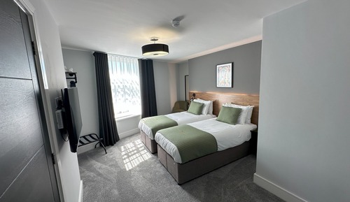 Habitación superior con 1 cama doble o 2 individuales