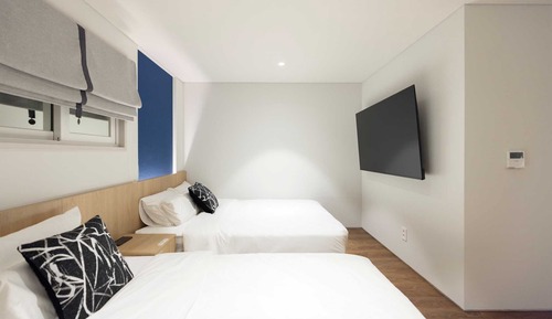 Superior Twin Room (3 people)