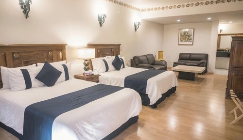 Habitación estándar doble, 2 camas de matrimonio, balcón