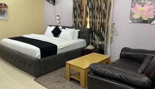 Comfort Room, Balcony, City View