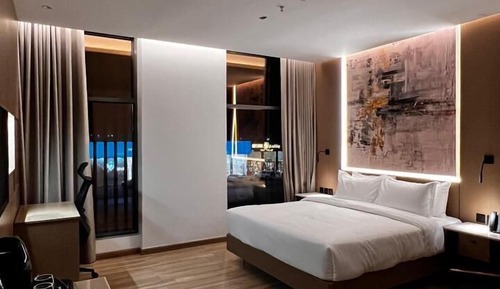 Basic Room, City View