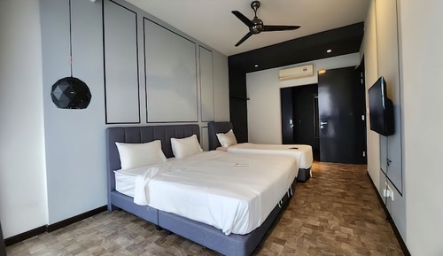 Apartamento superior, 3 habitaciones, 2 baños, vistas a la ciudad