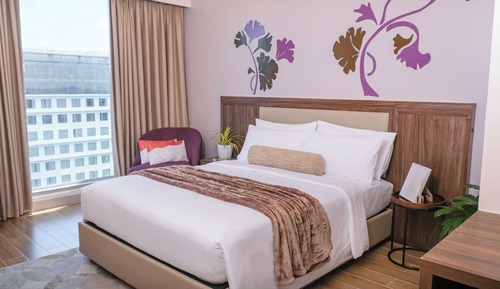 Junior Room, City View