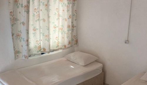 Habitación triple económica, junto a la playa
