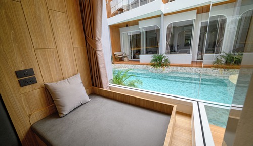 Caviar Pool Access A