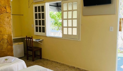 Habitación triple clásica, vistas al patio