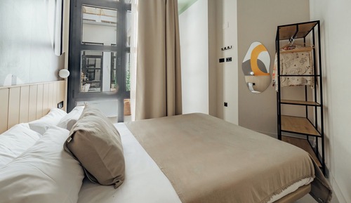 Apartment, Courtyard View (Loft 9)