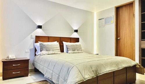 Habitación con 1 cama doble o 2 individuales, baño privado
