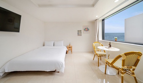 Habitación básica, 1 habitación (Room 303(Half Ocean View/Private BBQ))