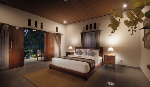 Villa, Hill View
